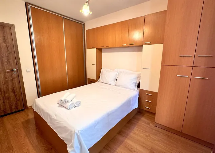 1-bedroom Near Centre * Warna