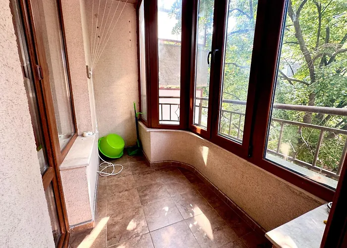 شقة 1-bedroom Near Centre فارنا